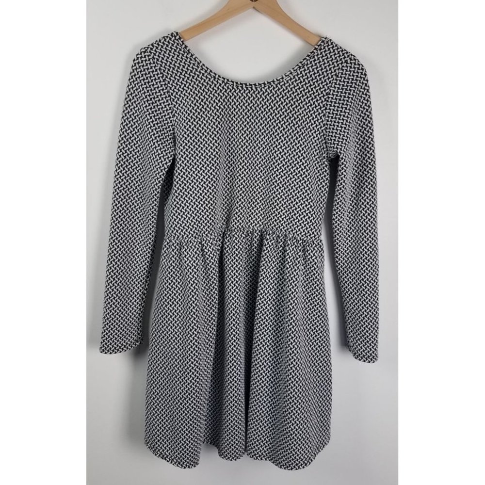 Duetime Maternity Women's Sz. M Long Sleeve Short Blk/White Knit Print Dress